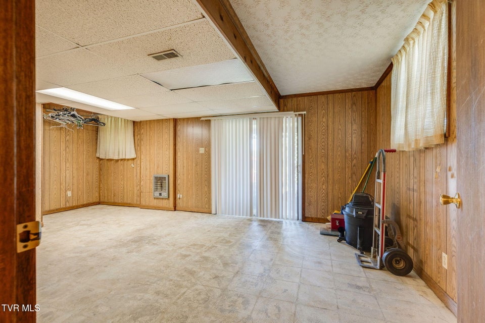 Photo #30: 907 Ithaca Street