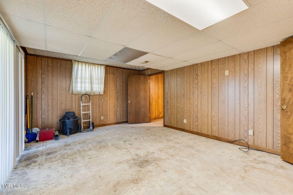 Photo #31: 907 Ithaca Street