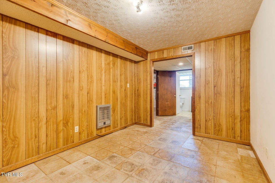 Photo #34: 907 Ithaca Street