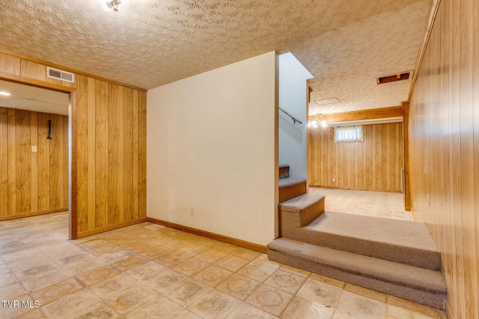 Photo #35: 907 Ithaca Street