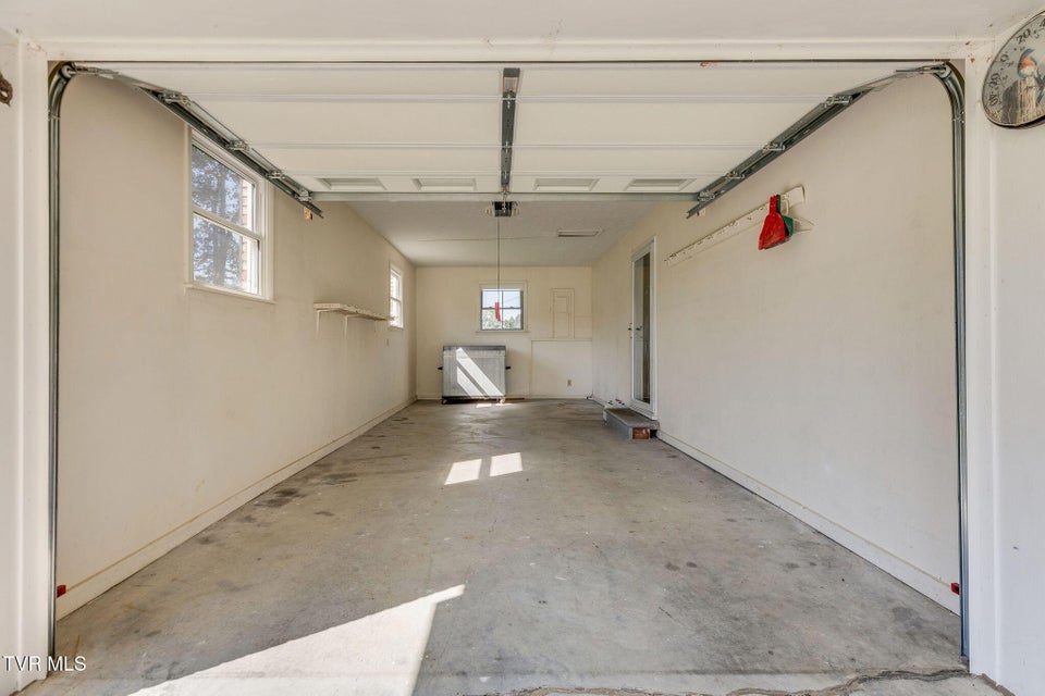 Photo #37: 907 Ithaca Street