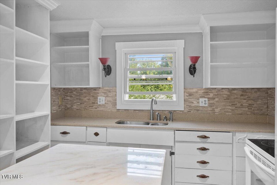 Photo #33: 283 Telford Road