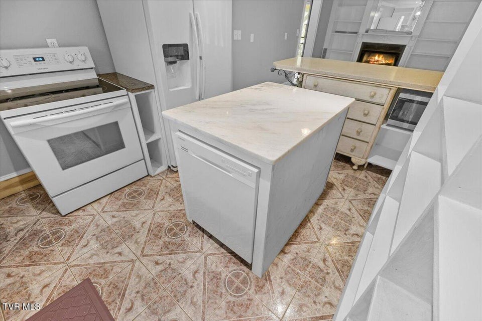 Photo #34: 283 Telford Road