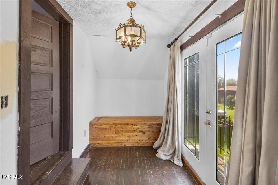 Photo #40: 283 Telford Road