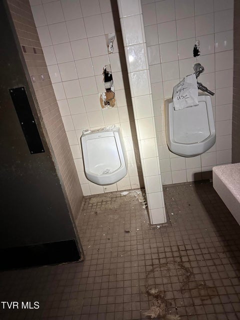 Photo #18: 3315 Linden Drive