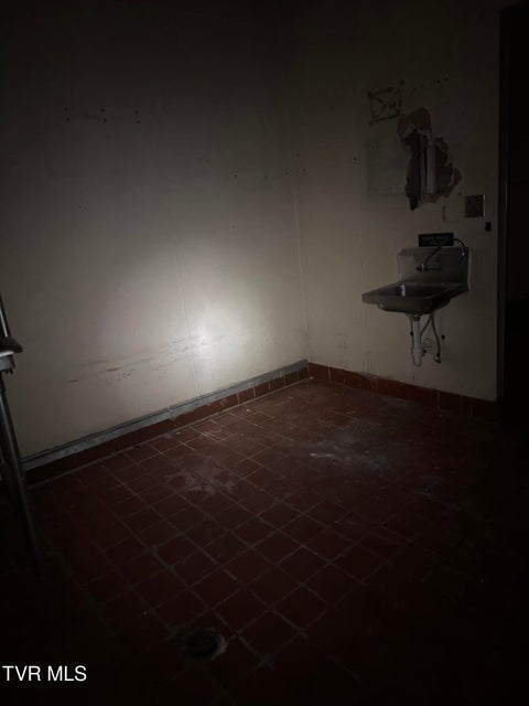 Photo #35: 3315 Linden Drive