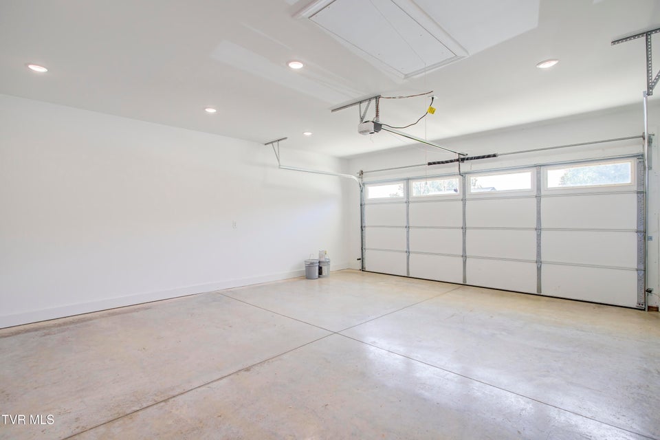 Photo #34: 286 Dry Kiln Court