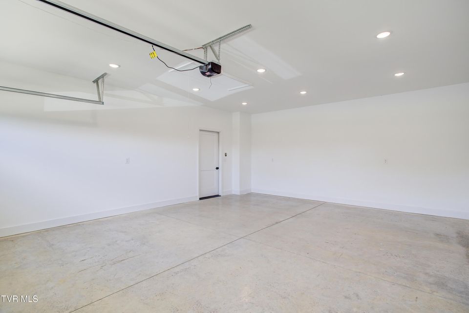 Photo #35: 286 Dry Kiln Court