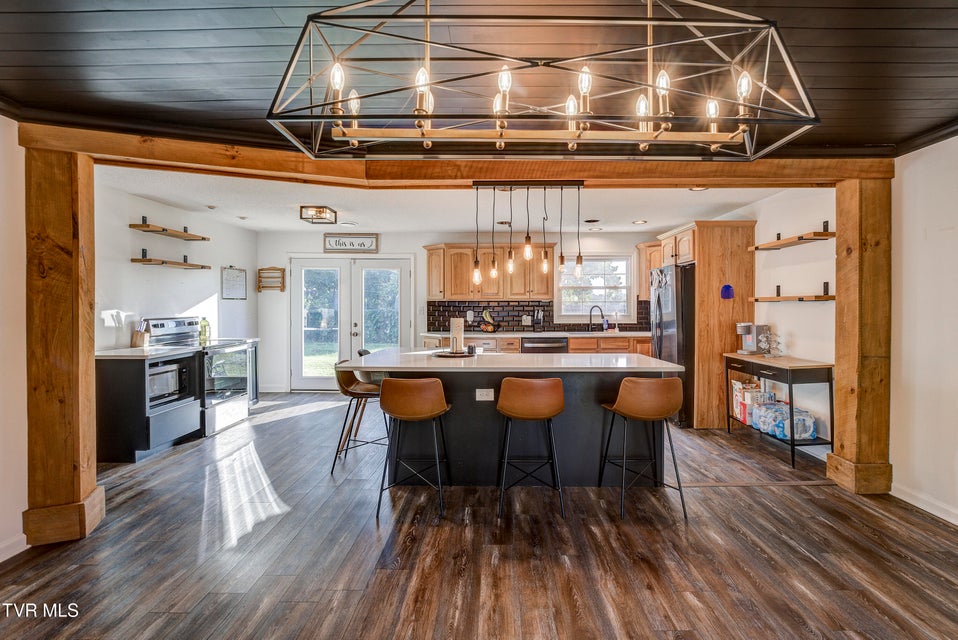 Photo #5: 110 Hopeville Avenue