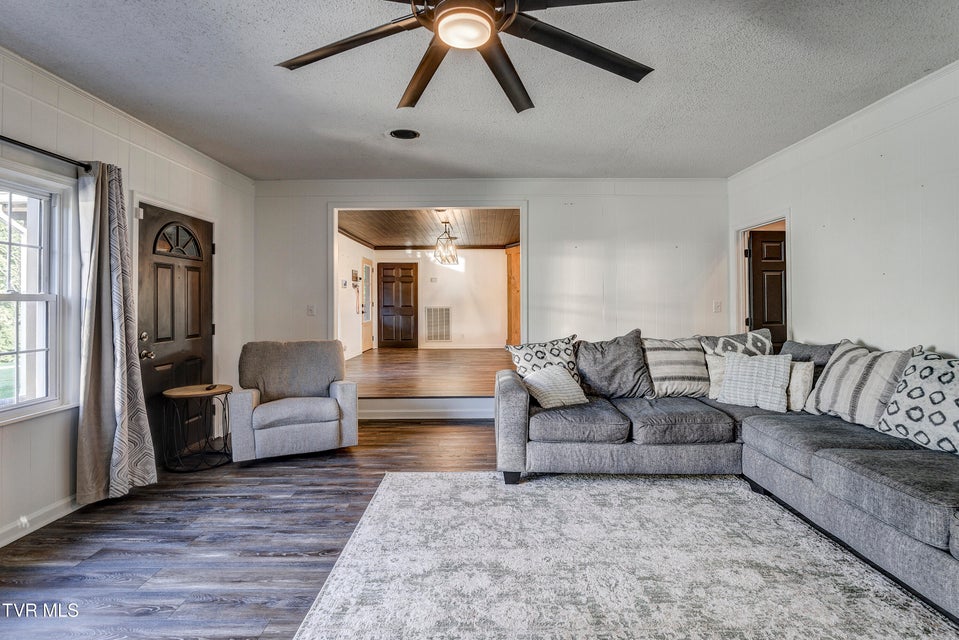 Photo #16: 110 Hopeville Avenue