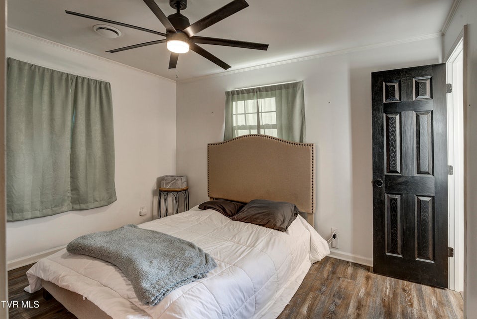 Photo #33: 110 Hopeville Avenue