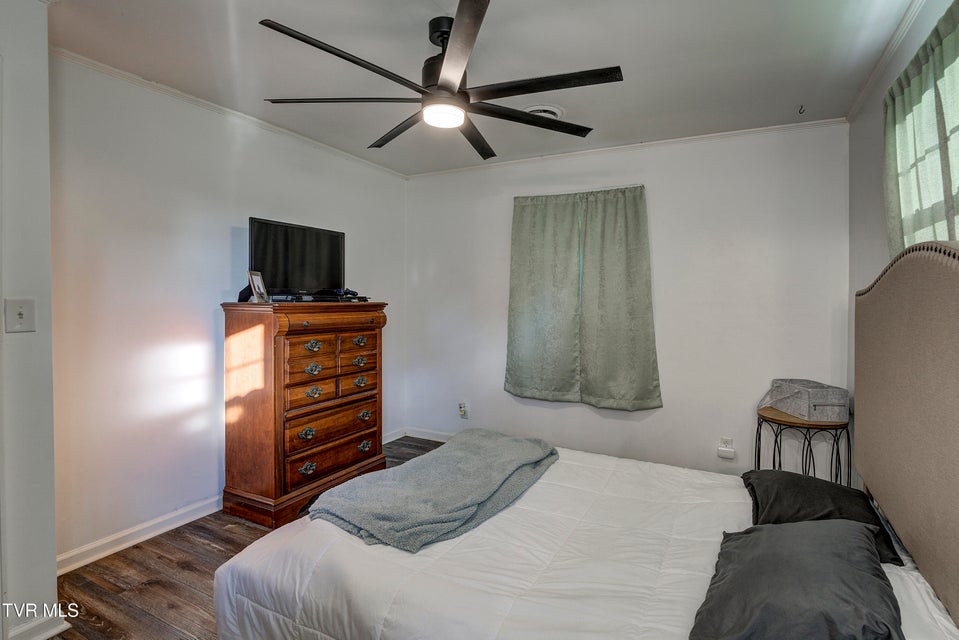 Photo #34: 110 Hopeville Avenue