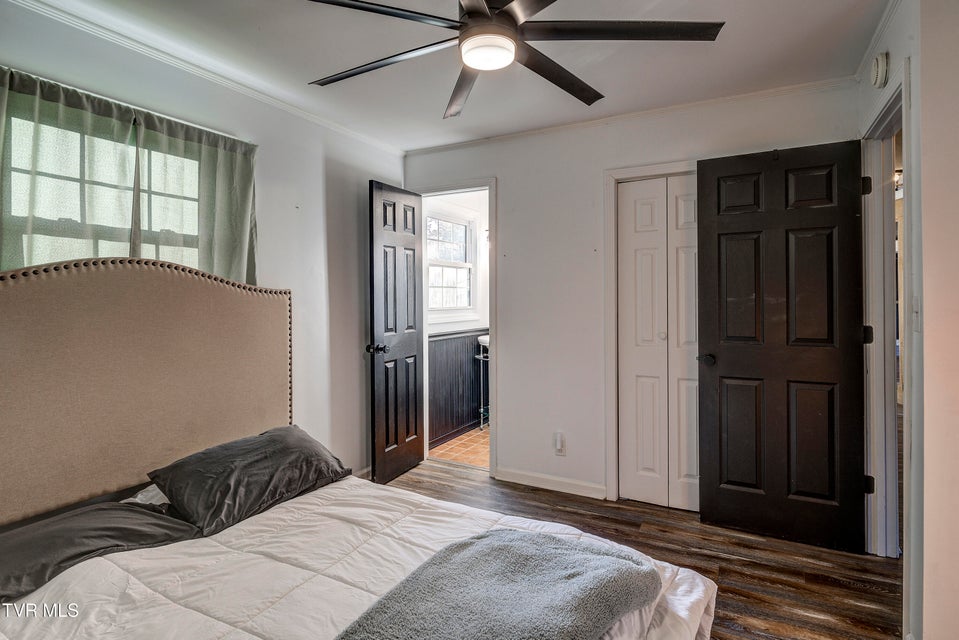 Photo #35: 110 Hopeville Avenue