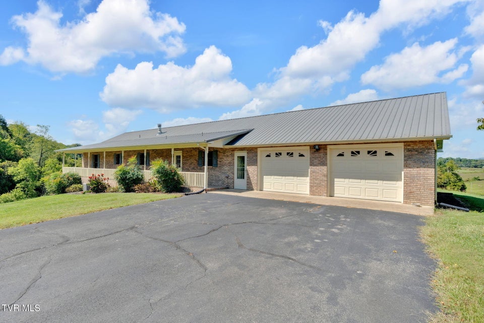 Photo #37: 887 Berry Road