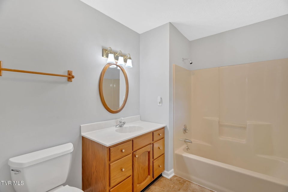 Photo #26: 887 Berry Road