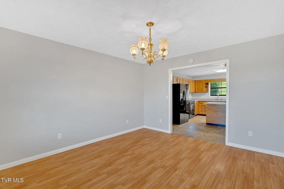 Photo #11: 887 Berry Road