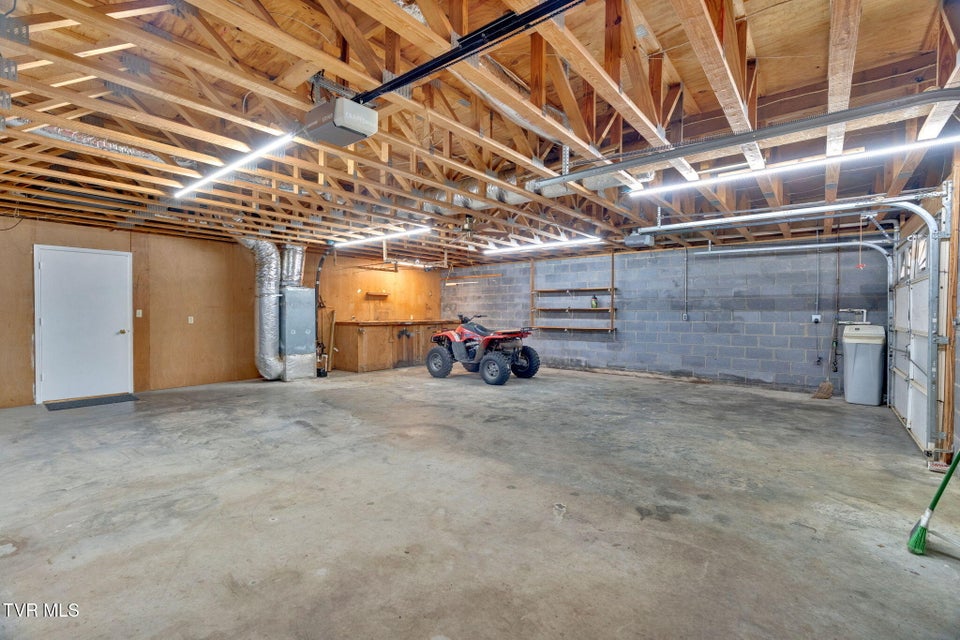 Photo #34: 887 Berry Road