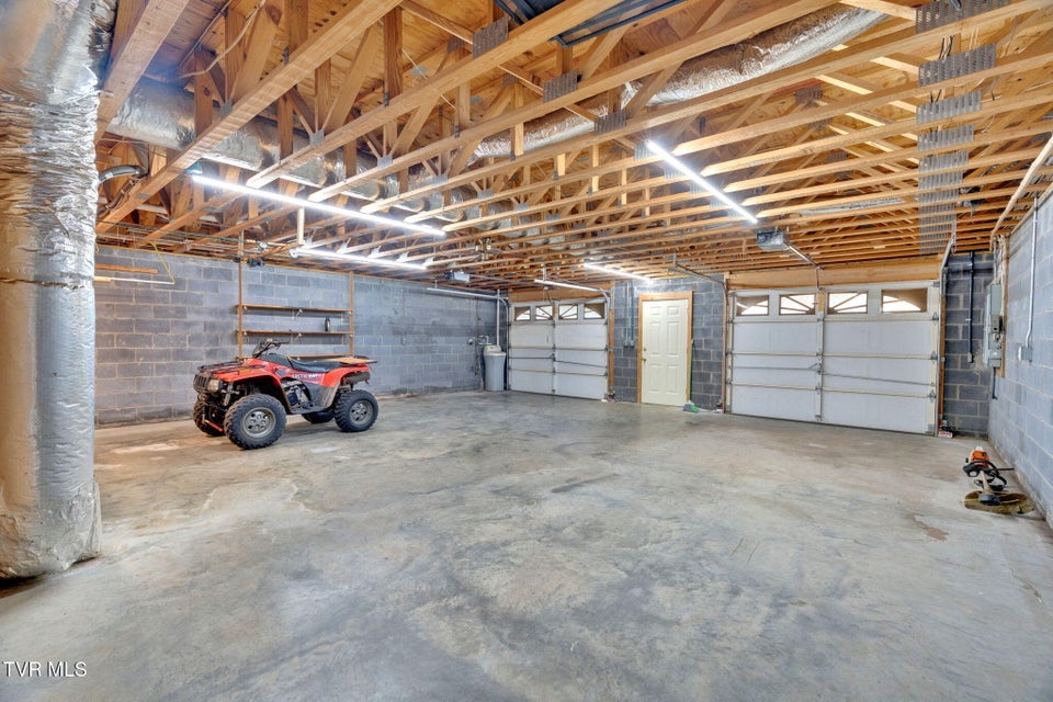 Photo #33: 887 Berry Road