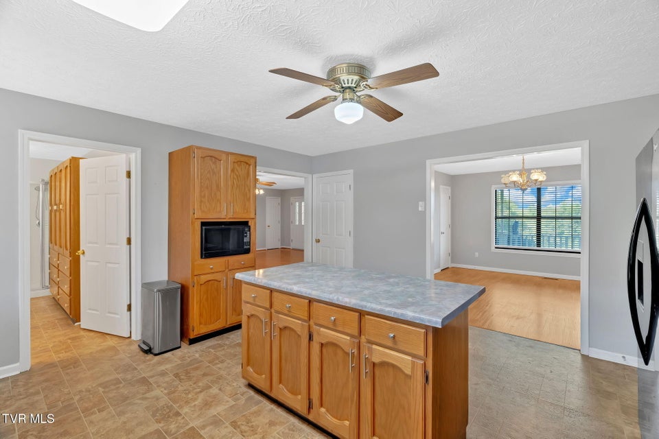 Photo #9: 887 Berry Road