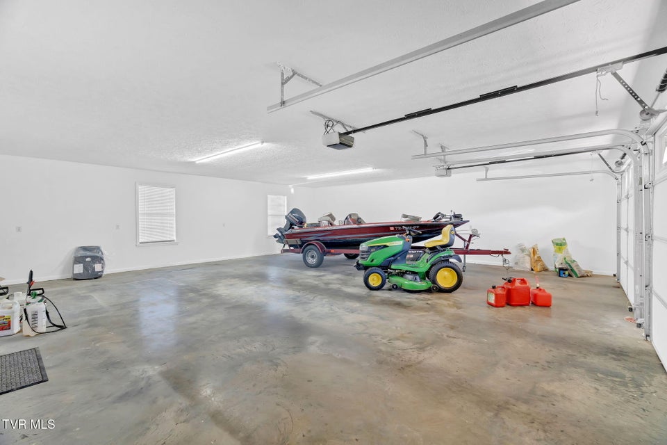 Photo #36: 887 Berry Road