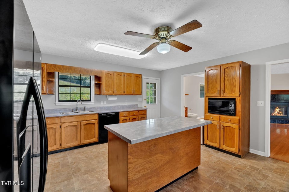 Photo #13: 887 Berry Road