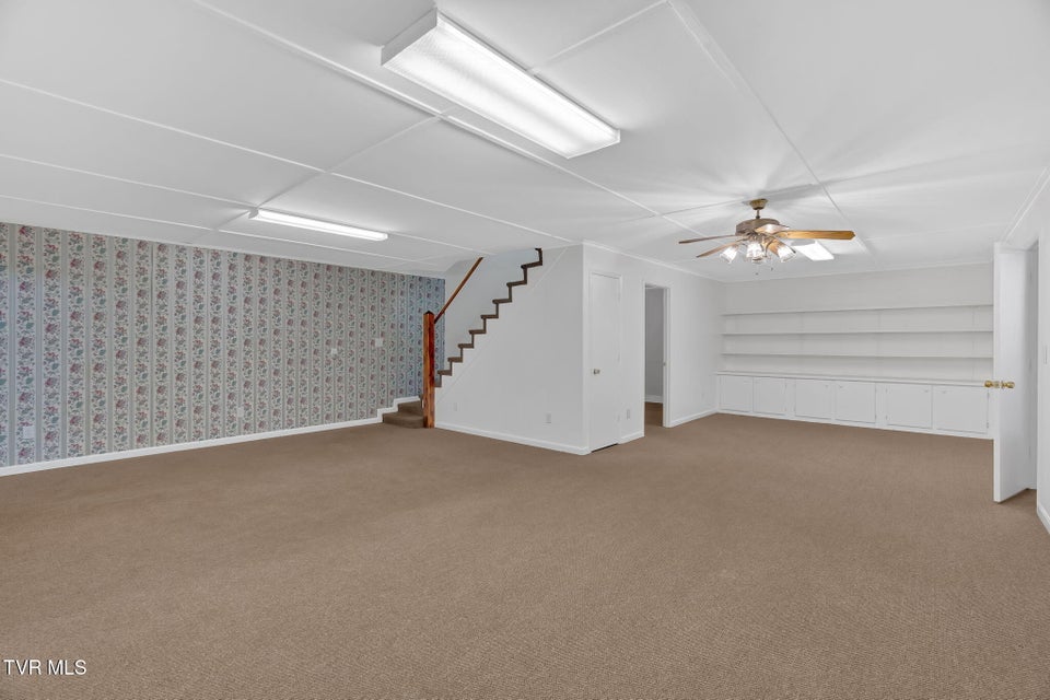 Photo #27: 887 Berry Road