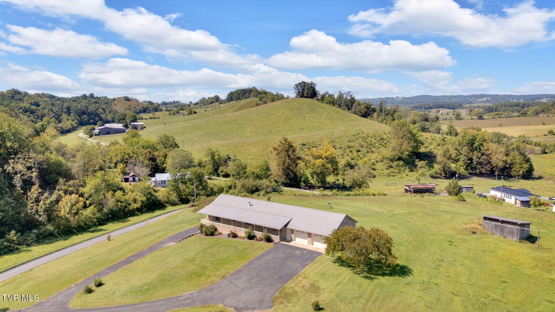 Photo #41: 887 Berry Road