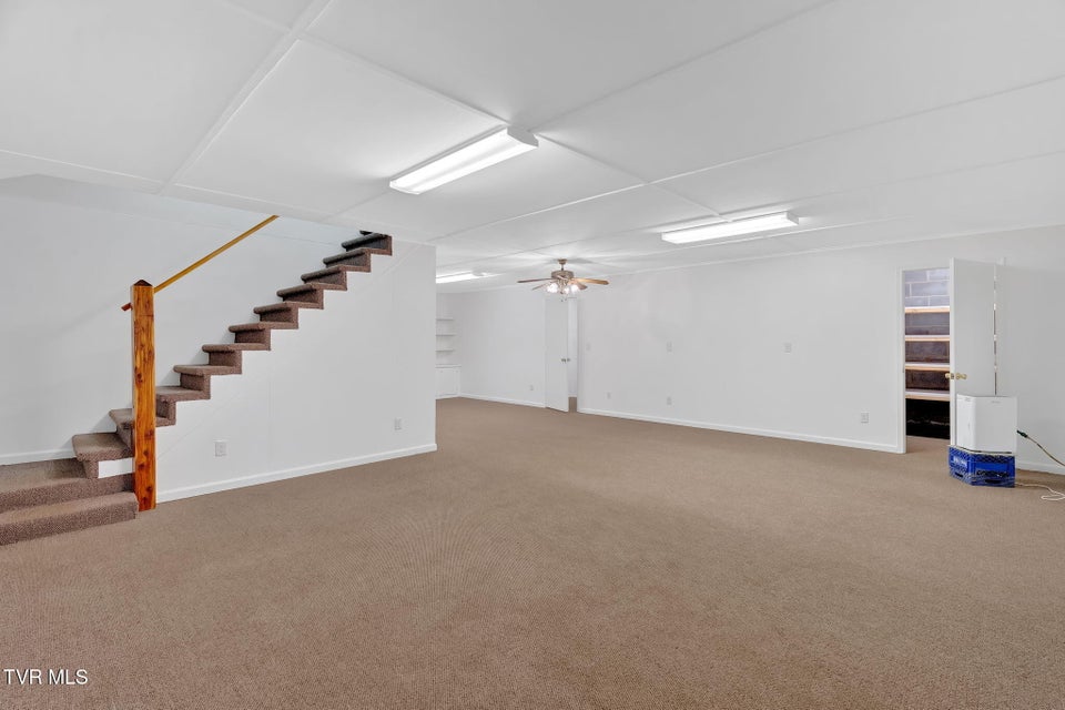 Photo #28: 887 Berry Road