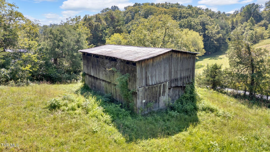 Photo #45: 887 Berry Road