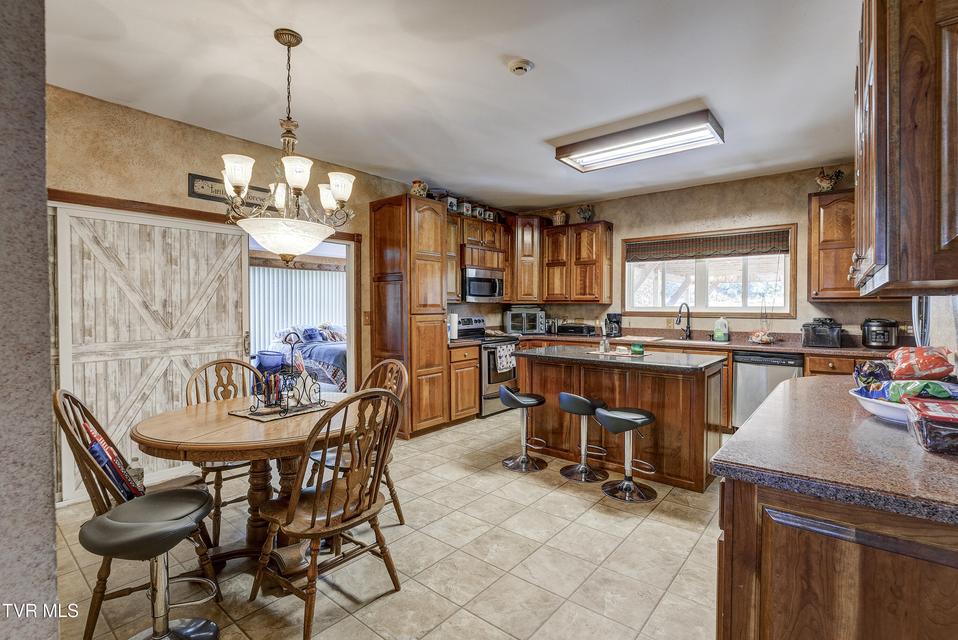 Photo #9: 8845 107 Cutoff 