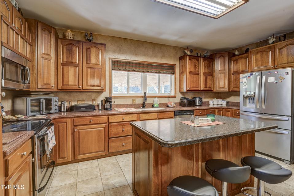 Photo #11: 8845 107 Cutoff 