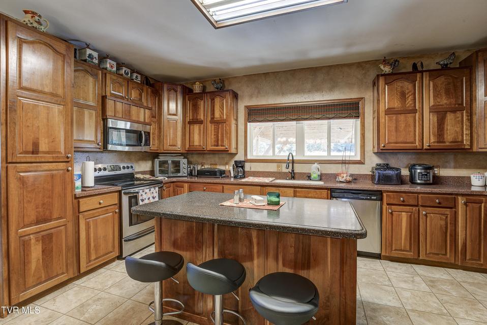 Photo #12: 8845 107 Cutoff 