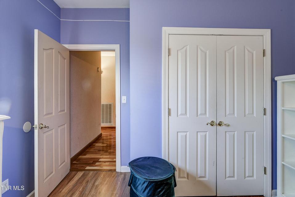 Photo #29: 8845 107 Cutoff 