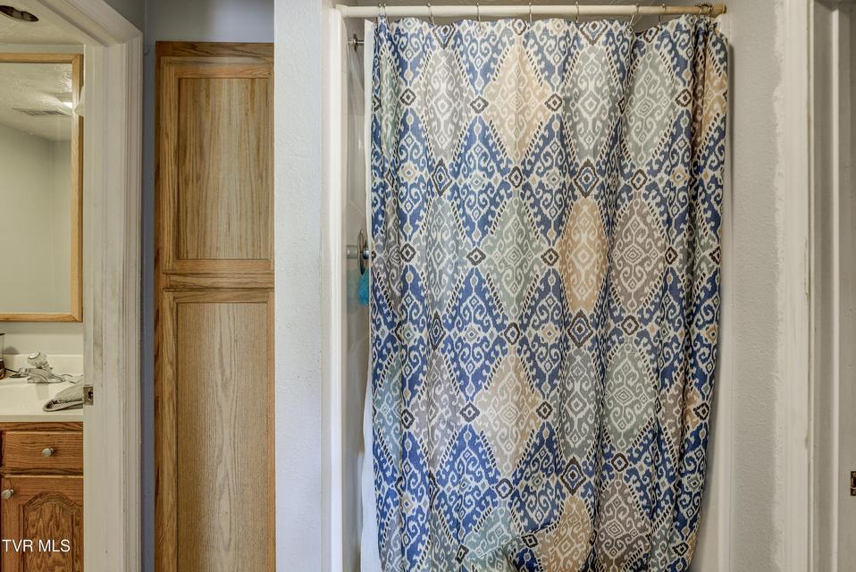 Photo #38: 8845 107 Cutoff 