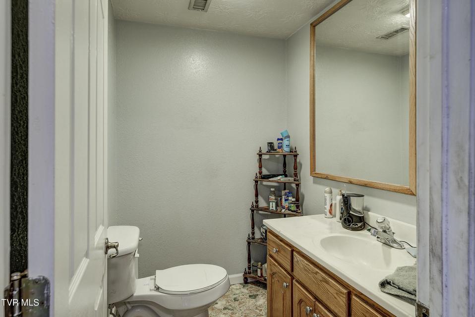 Photo #39: 8845 107 Cutoff 