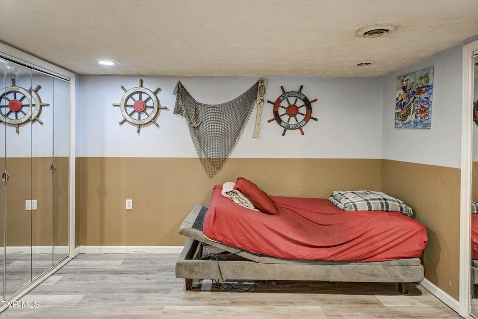 Photo #40: 8845 107 Cutoff 