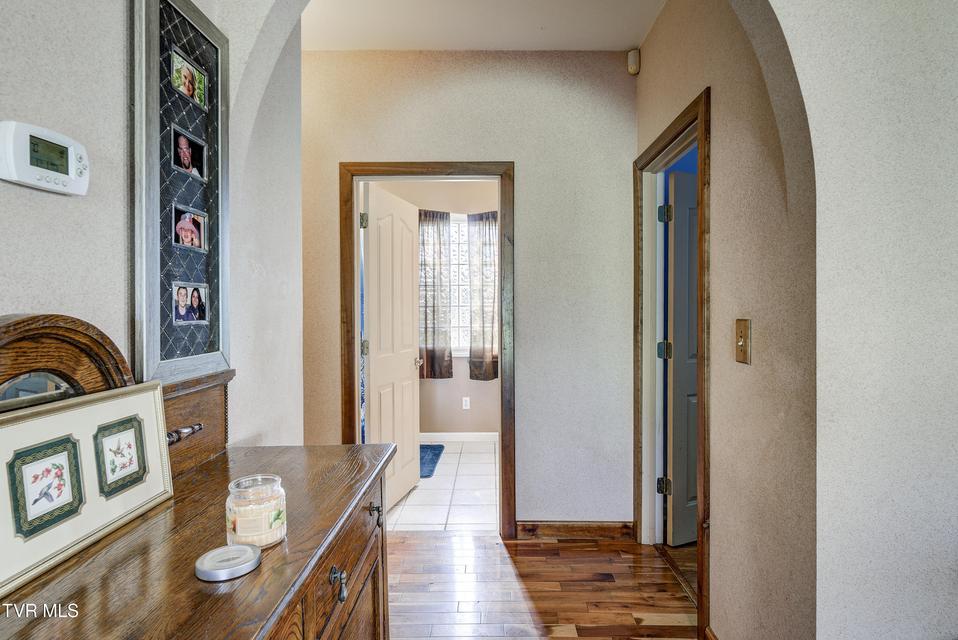 Photo #30: 8845 107 Cutoff 