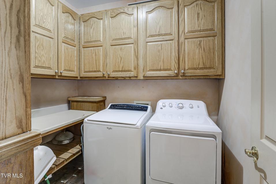 Photo #32: 8845 107 Cutoff 