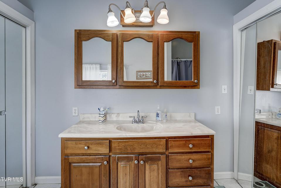 Photo #22: 8845 107 Cutoff 