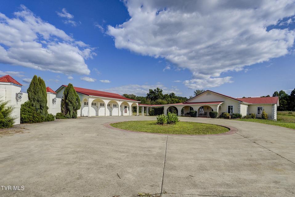 Photo #2: 8845 107 Cutoff 