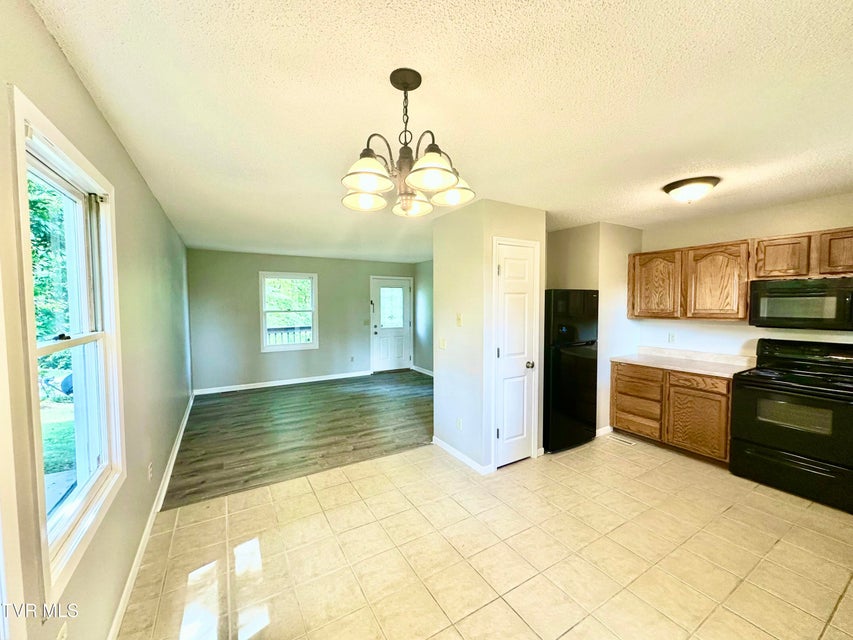 Photo #4: 172 Village Lane