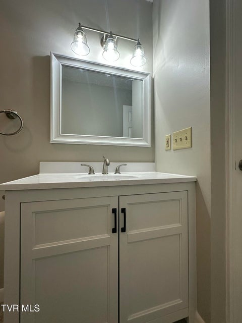 Photo #9: 172 Village Lane