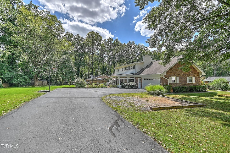 Photo #3: 104 Forest Hills Drive