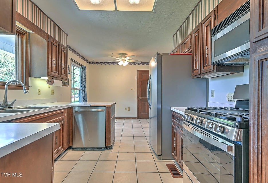 Photo #26: 104 Forest Hills Drive