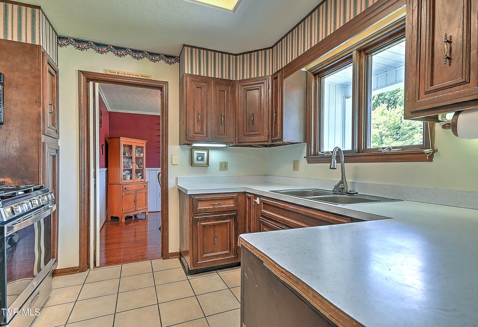 Photo #29: 104 Forest Hills Drive