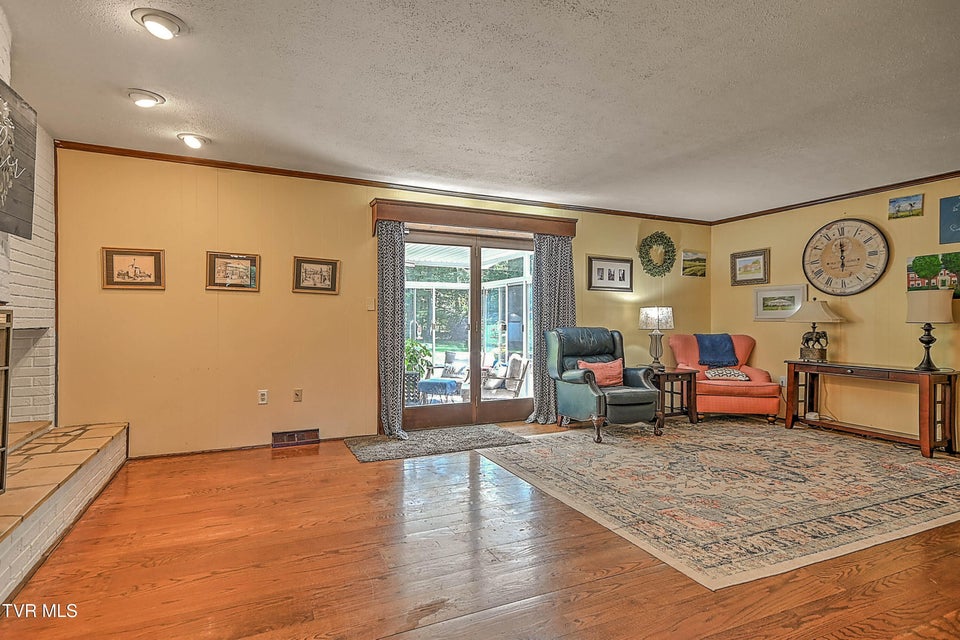 Photo #37: 104 Forest Hills Drive