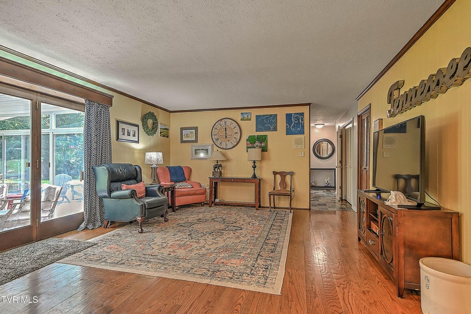 Photo #38: 104 Forest Hills Drive