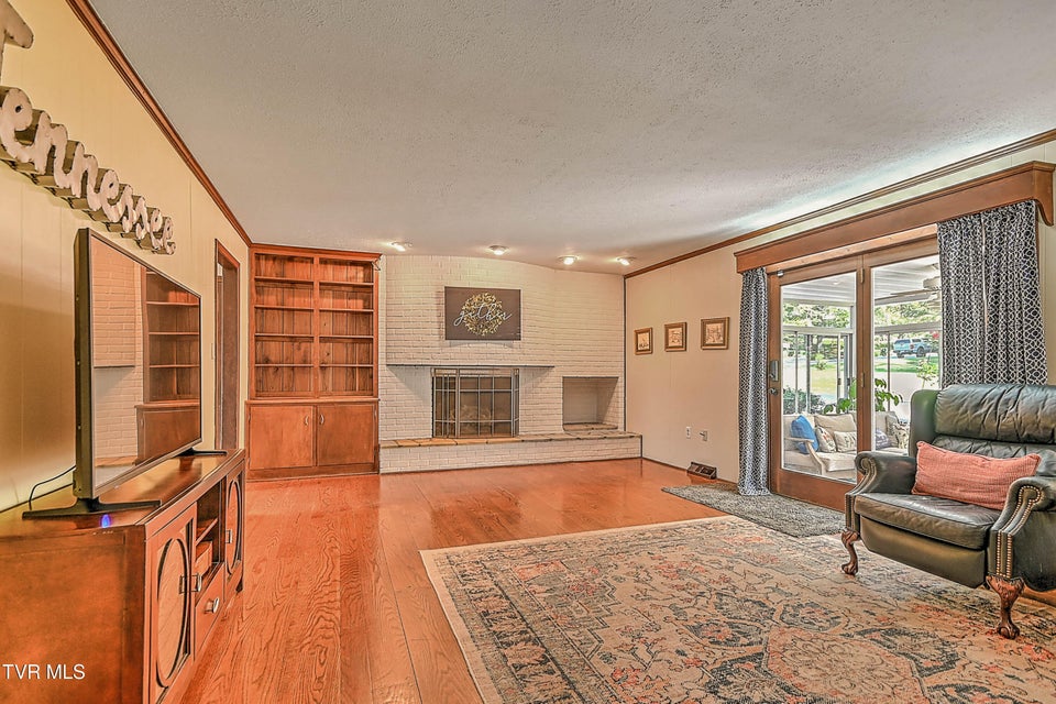 Photo #41: 104 Forest Hills Drive