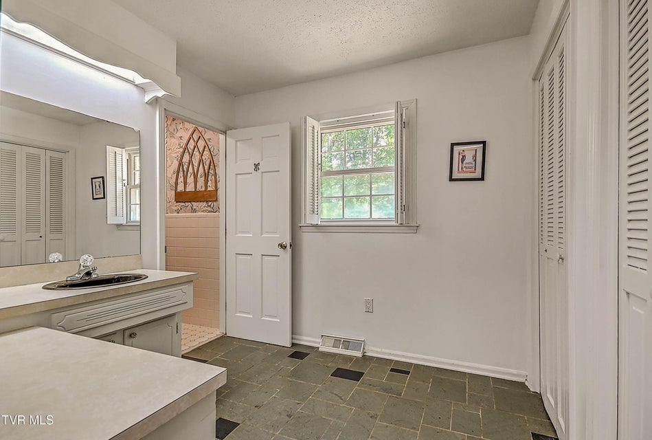 Photo #46: 104 Forest Hills Drive