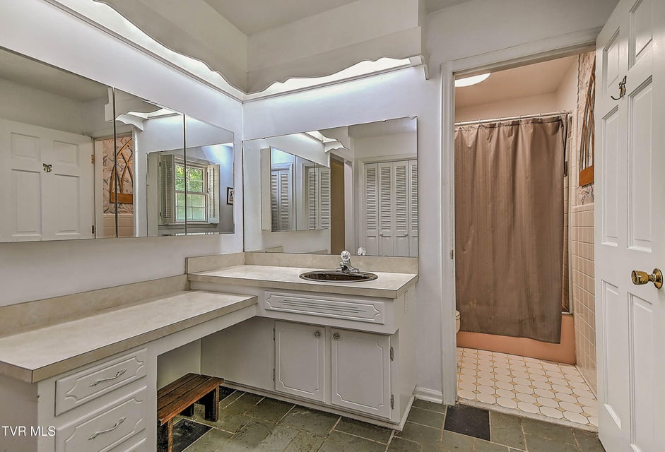 Photo #47: 104 Forest Hills Drive